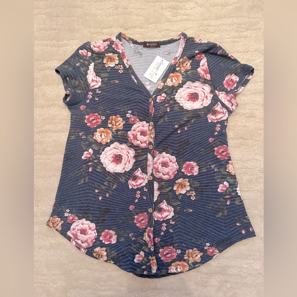 NWT BomBom Short Sleeve Floral Top